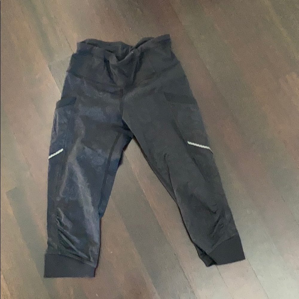 Lululemon crop pants